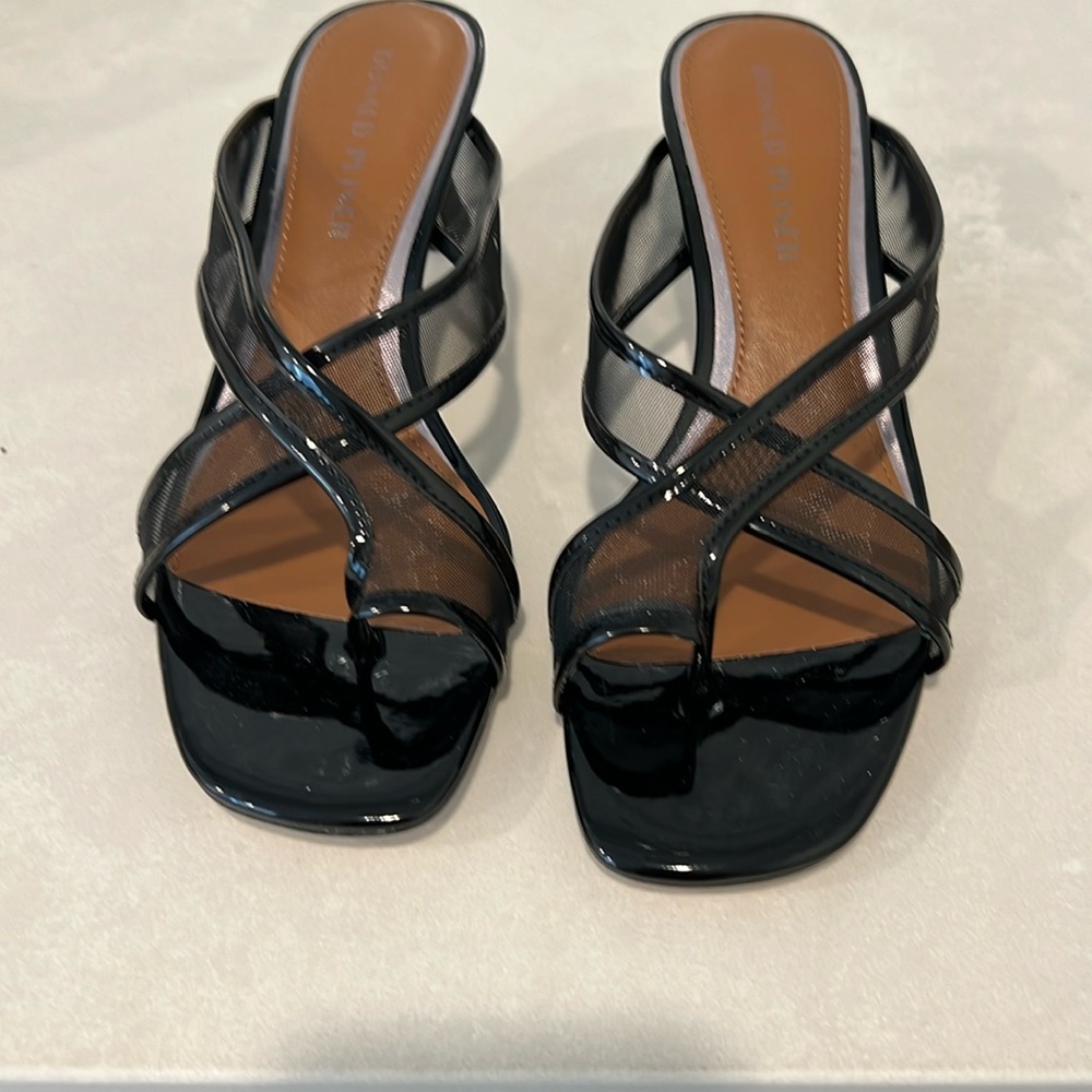 New Donald Pliner KISS pump